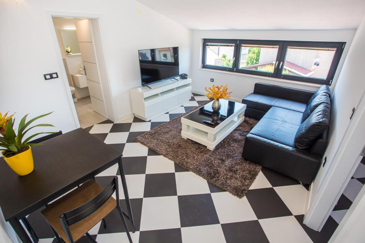 Black & White Apartment Ρόβινι Εξωτερικό φωτογραφία