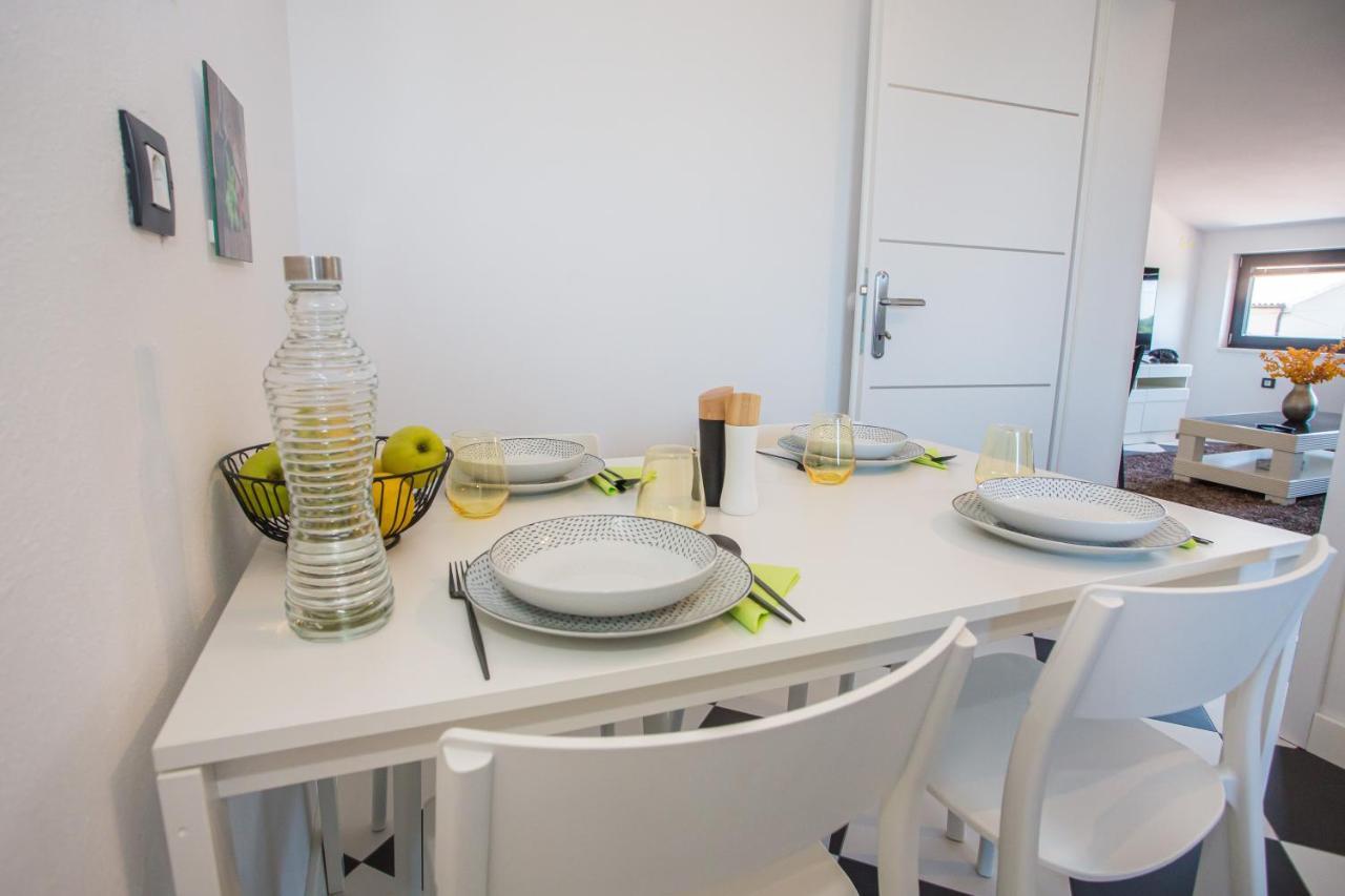 Black & White Apartment Ρόβινι Εξωτερικό φωτογραφία