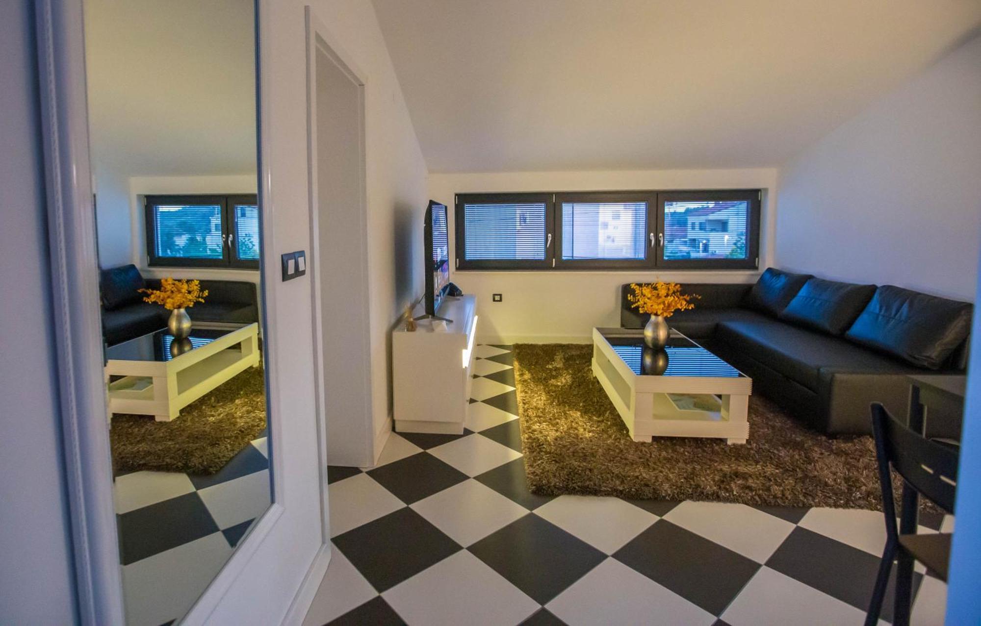 Black & White Apartment Ρόβινι Εξωτερικό φωτογραφία