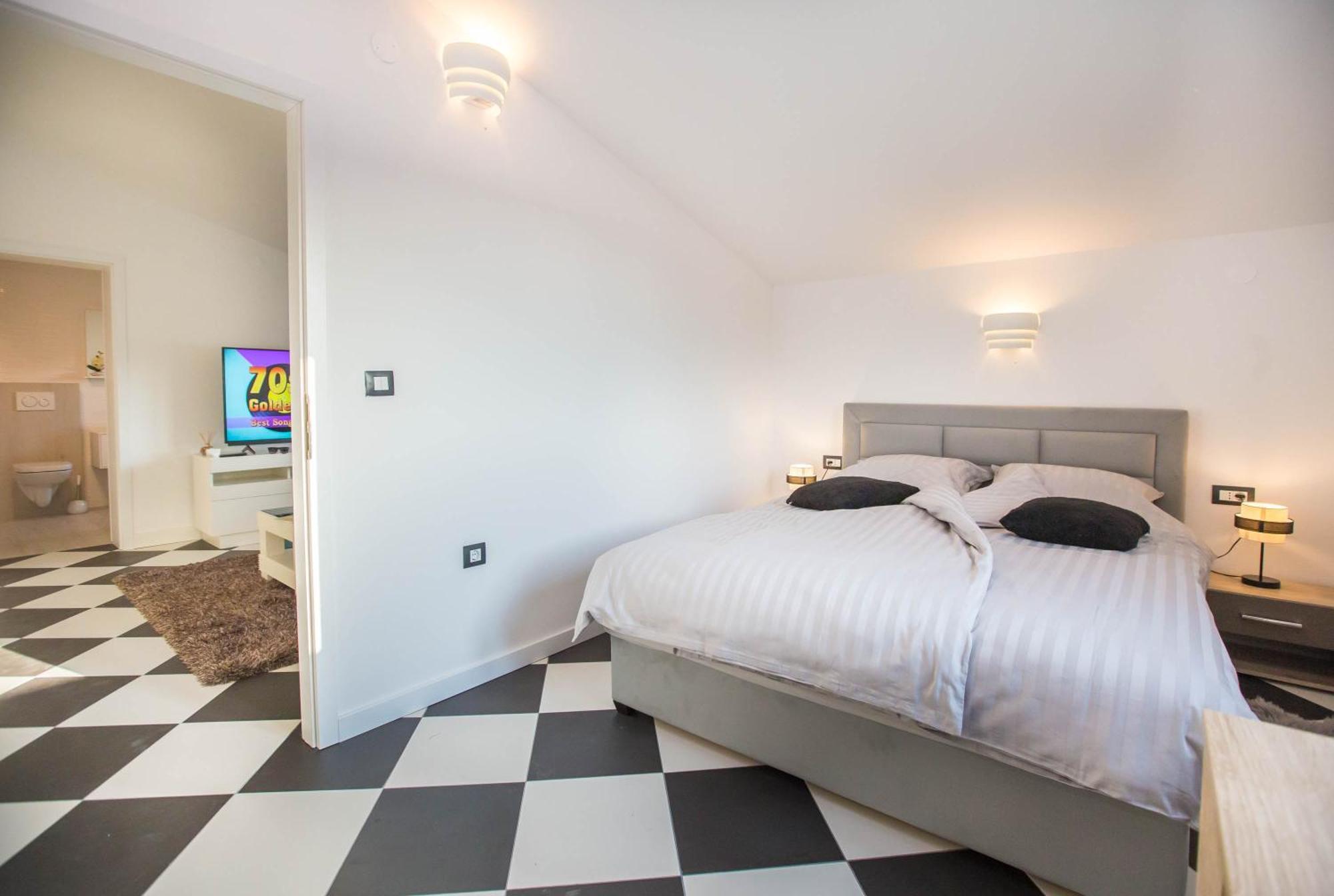 Black & White Apartment Ρόβινι Εξωτερικό φωτογραφία